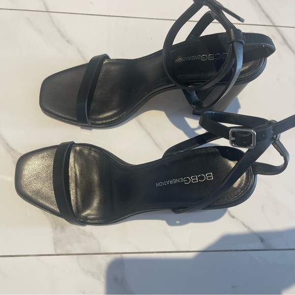 BCBGeneration High Heels in Black Color Size 9 - Picture 4 of 8